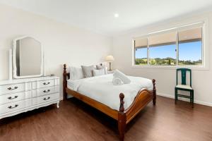 Olive Grove - Pet Friendly with Fireplace