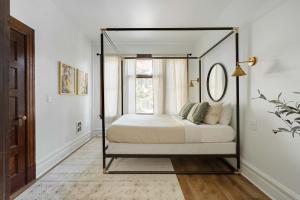 Stay Portland - The Étoile Suite - Nob Architecture & Boutiques