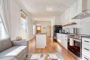 Stay Portland - The Charmante Suite- Breweries & Boutiques