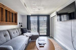 Stay Portland - Lovely location, 4 BR Pearl apt, Sleeps 8