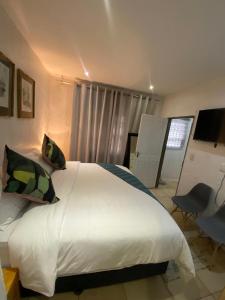 Russells Rest Apartments