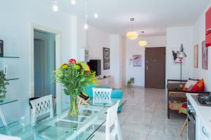 Trilocale con terrazza vicino al mare