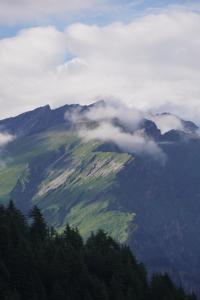 Aarzu Premium Mountain Chalet at 7400ft in Manali