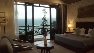 Aarzu Premium Mountain Chalet at 7400ft in Manali