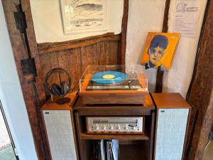 임진고택 and 마차글램핑 Imjingotaek Hanok Stay Jeju Traditional House LP Cozy House, Wagon stay