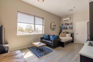 Stay Portland - Sleek Studio - Food Cart Row & Vintage Shops