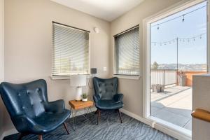 Portland Penthouse Retreat- Roof Deck & Food Pods