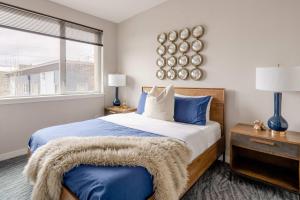 Stay Portland - Retro Modern 2-Bedroom with 90 WalkScore