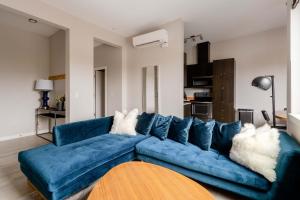 Stay Portland - Retro Modern 2-Bedroom with 90 WalkScore