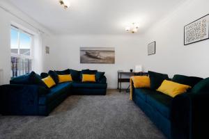 3 BR 6 Beds 3 Bath Garden Parking Heathrow 15 min Windsor & Legoland