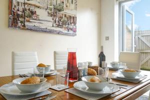 4BR 6Beds 3 Bath Private Parking Garden Kings Cross 25 min & Harry Potter