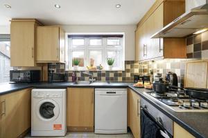 4BR 6Beds 3 Bath Private Parking Garden Kings Cross 25 min & Harry Potter