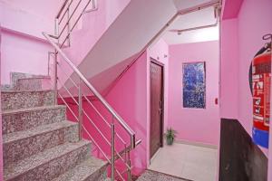 Hotel O by OYO Crossing Hotel Ghaziabad Railway Station