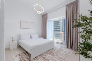 Vacay Lettings - Lake Terrace JLT - Walk to Metro