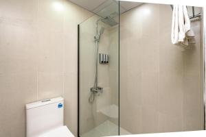 Vacay Lettings - Lake Terrace JLT - Walk to Metro