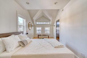 Sunny PDX 2BR - Local Eateries Parks & Espresso