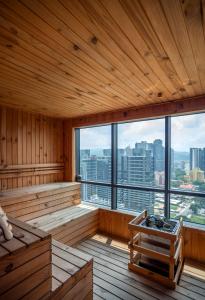 NOVO Ampang Modern Studio Infinity Pool near KLCC & Gleneagles