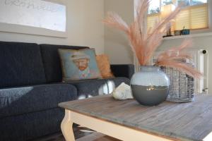 Geschmackvoll ausgestattete 2-Zimmer-Wohnung im EG eines typischen Reetdachhauses