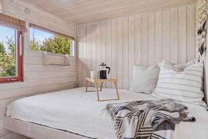 Bright Cozy Summer House Directly By The Fjord