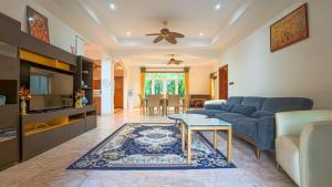 Golfers Getaway 7 Bedroom Pool Villa - SV1