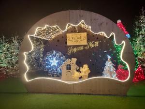 LE BARCARES Logement pour 6 personnes à 15 mns à pied du village de Noël - Alojamiento para 6 personas, a 15 minutos a pie del pueblo navideño