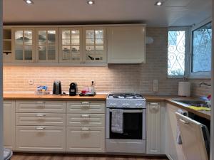 Cute Detached Home near Glyfada Center