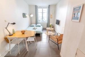 Quiet & central duplex apartment Wifi near Rhône & Parc Blandan