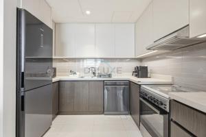 Close to Ras Al Khor Wildlife Sanctuary, Just Minutes from Dubai Mall and Burj Khalifa, and Surrounded by Exceptional Amenities - Harbour Views Tower 1, Dubai Creek Harbour by Deluxe Holiday Homes