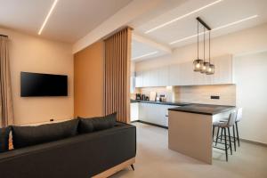 Stylish 2-Lvl maisonette near to Acropolis Museum