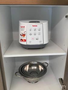 Modern City Escape – Pool & Sauna Access