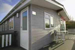 3 Bedroom Superior Lodge with Hot Tub