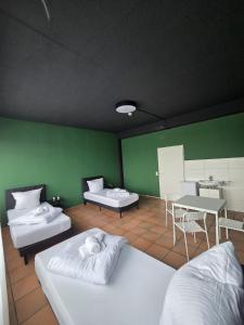 CrownLiving Babylon Studios