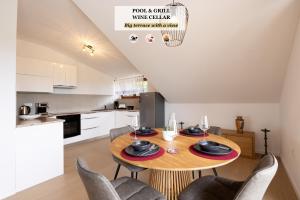 Roland House with Pool & Winery