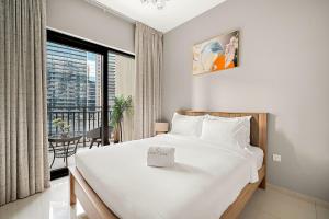 FIRST CLASS 1BR Pool View & Prime Location