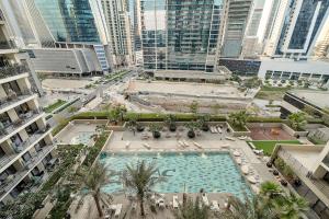FIRST CLASS 1BR Pool View & Prime Location