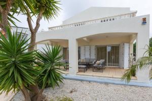 Villa Magnolia - Luxury 4-BR Retreat with Pool