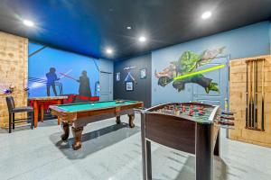 Heated Pool + Waterpark+ Game Room + Lazy River