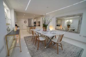 The Prestigious Residence with Modern Elegance