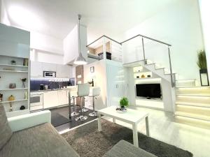 Modern Home - Close to City Park & Heroes Square