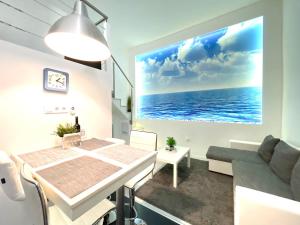 Modern Home - Close to City Park & Heroes Square