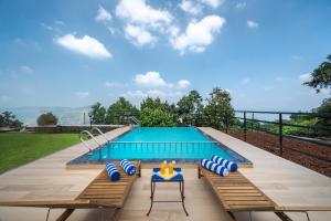 SaffronStays Aurelia, Panchgani - Balinese villa with breathtaking valley views - 3-star hotels in Panchgani