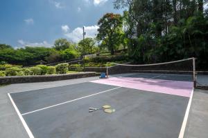 SaffronStays Aurelia, Panchgani - Balinese villa with breathtaking valley views