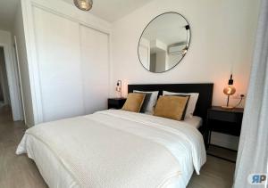 007 Apartamento con vistas al mar y terraza