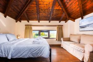 Chalet Panorama -Three Level Escape in Parnassos