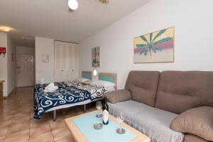 Tranquil Studio Apartment Communal Heated Pool