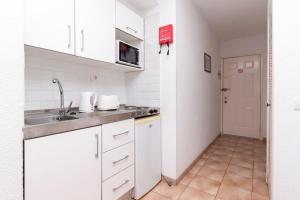 Tranquil Studio Apartment Communal Heated Pool