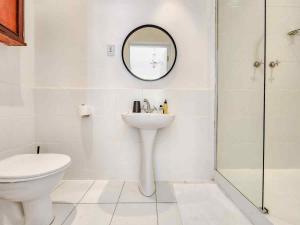 Tranquil Family Home in Green Point