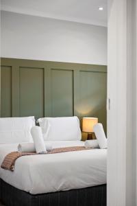 Green Point 8th-Floor Stay with Stunning Views