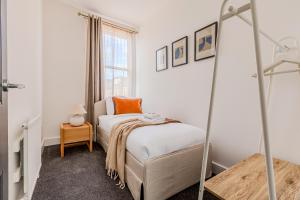 Immense Bright 5BR House near Kensington Olympia