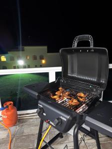 Modern 3-Bedroom Apartment with Pool